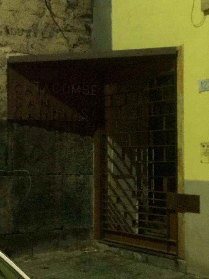Il Basso Della Nonna Napoli Eksteriør billede